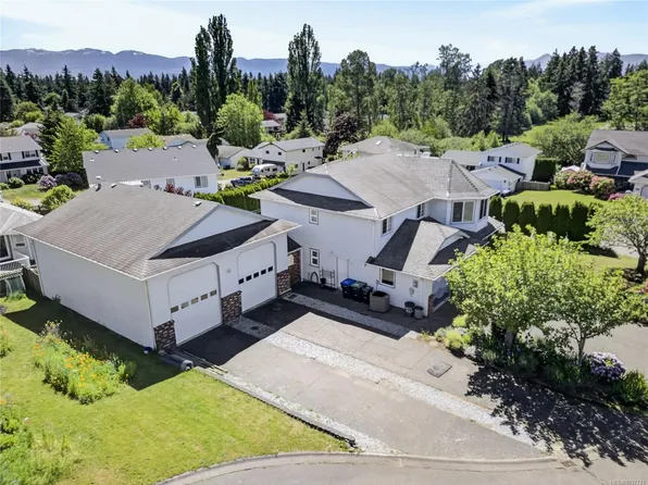 1425 Sabre Ct, Comox, BC V9M 2X2
