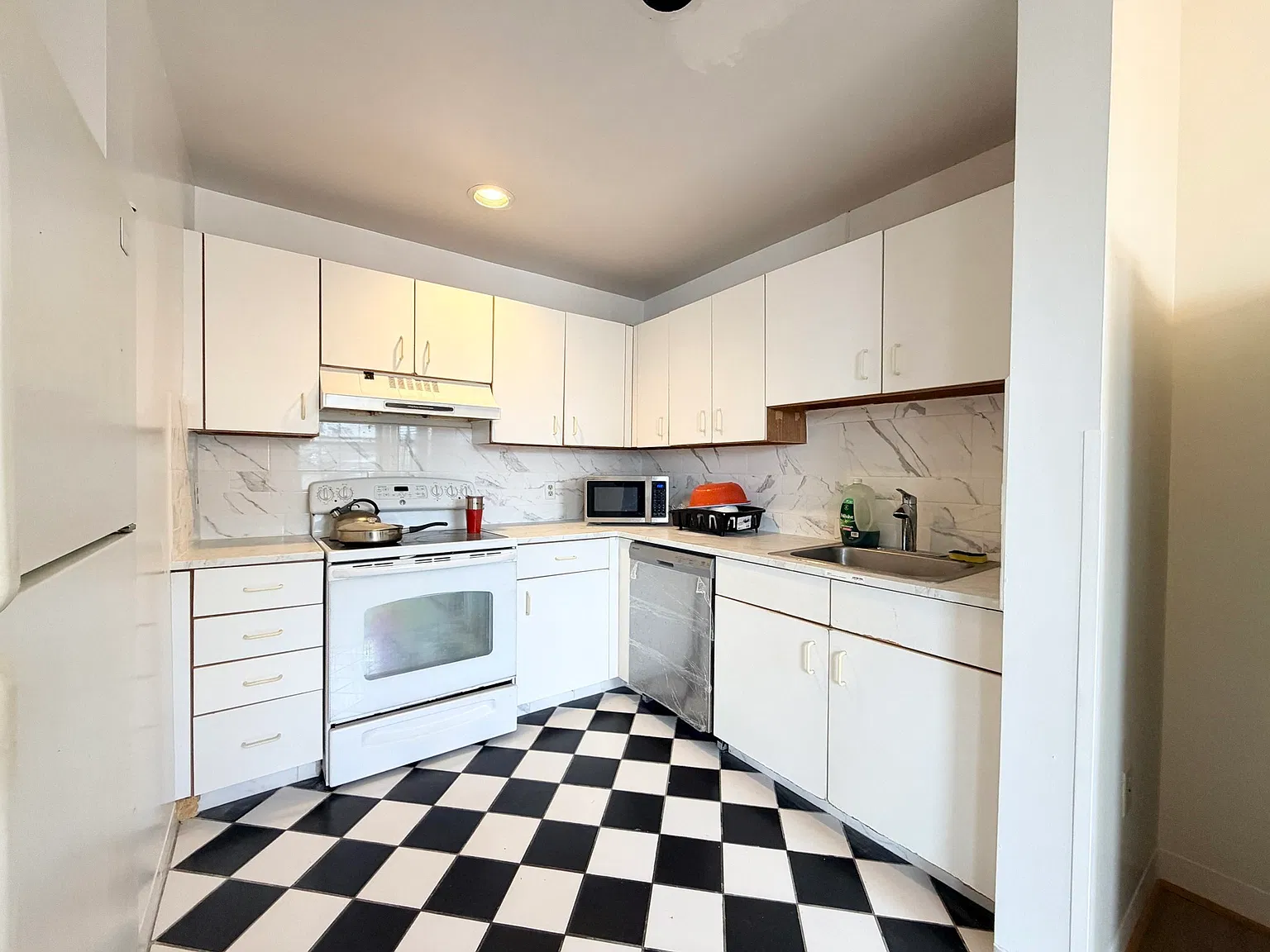 10 Weston Ave — Photo 2
