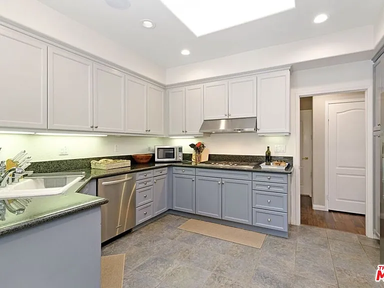 718 Palisades Dr — Photo 4