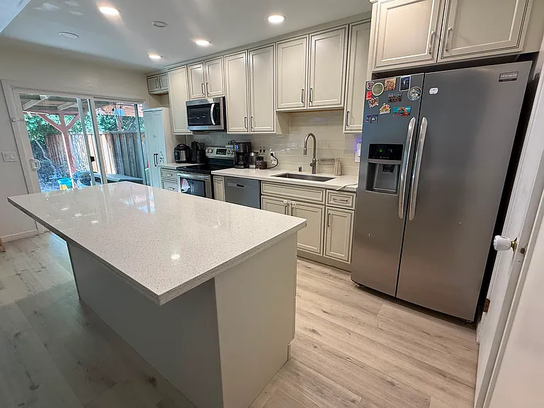 148 Belwood Ct #B — Photo 3