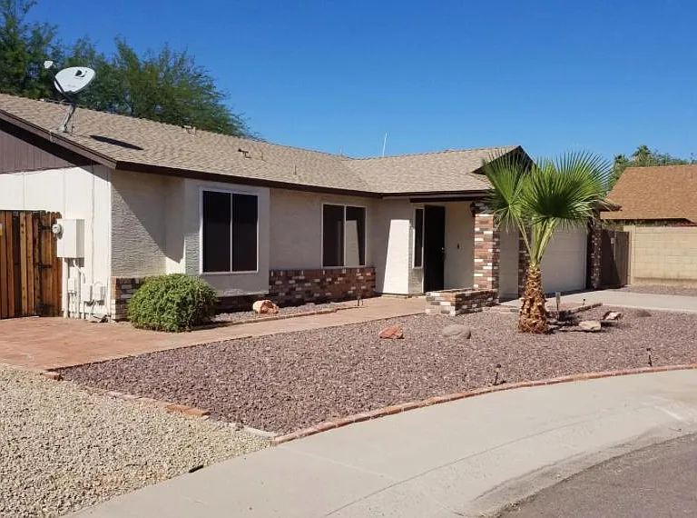 8524 N 51st Ln — Photo 3
