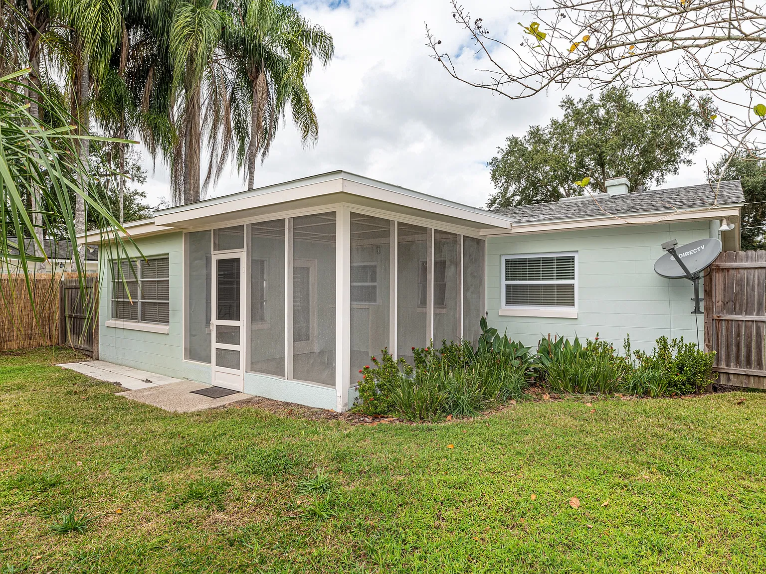 2 bed, 1.5 bath, 1000 sqft, $2,250 — Photo 2