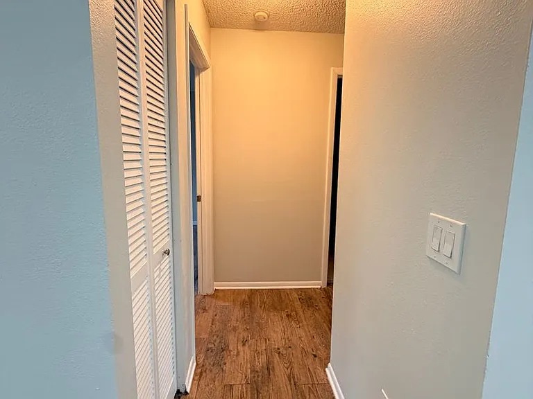Glenbrooke Apartments — Photo 27