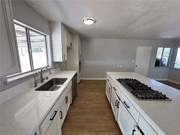 5th image of 1401 De Anza St
