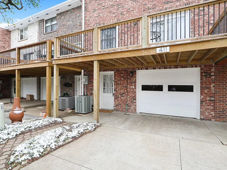 411 Timberwick Pl — Photo 35