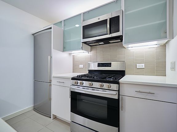5th image of 222 E 111th St APT 2A