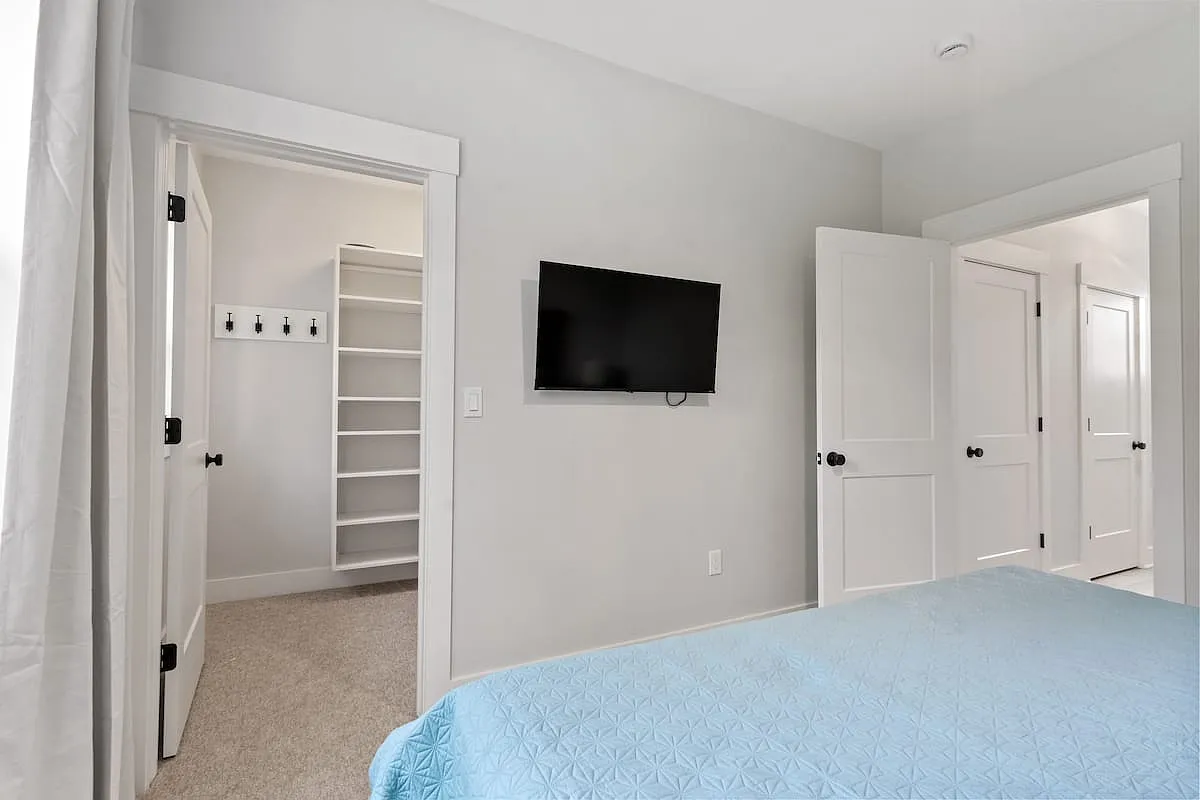 1 bed, 900 sqft, $3,000 — Photo 2