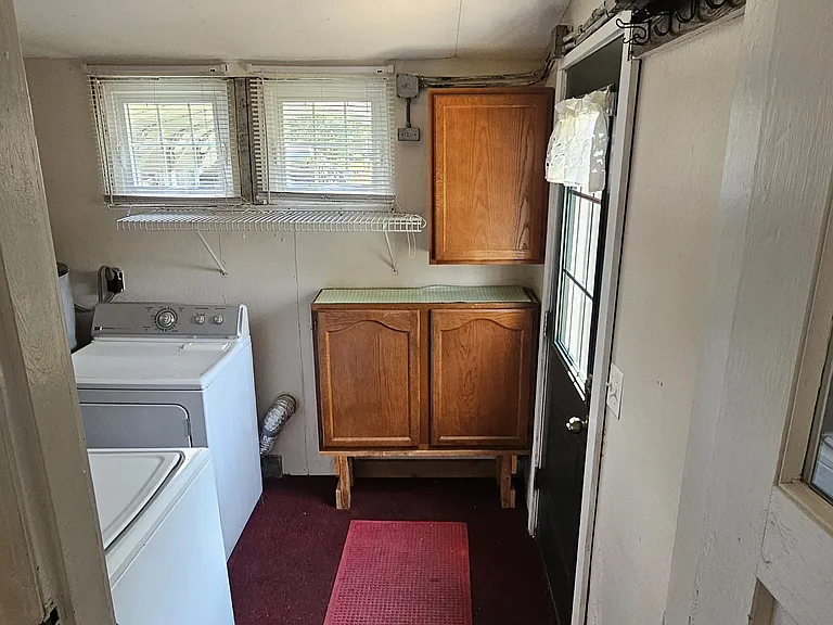 411 S Market St — Photo 9