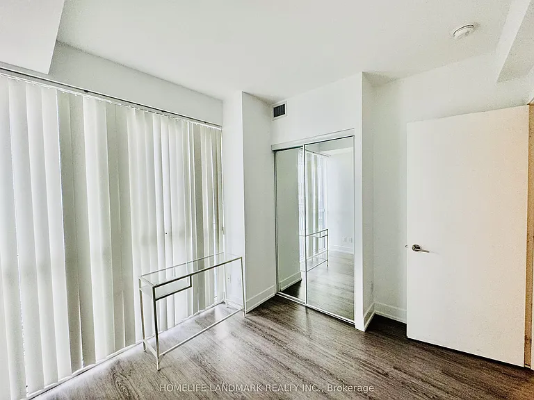 7 Grenville St #3811 — Photo 9