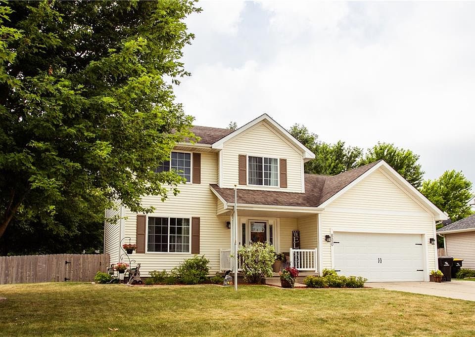 1st image of 800 SE Glendale Dr