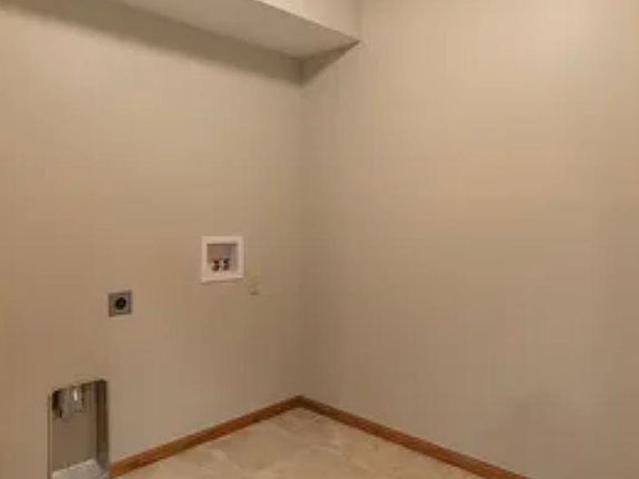 5th image of 1633 Fishermans Ln
