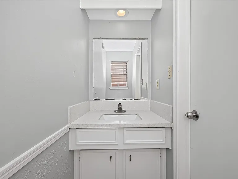 5703 Green Timbers Dr — Photo 19
