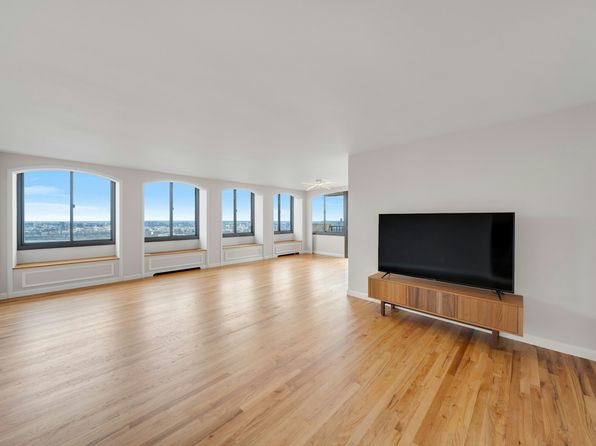 300 Winston Dr APT 2110