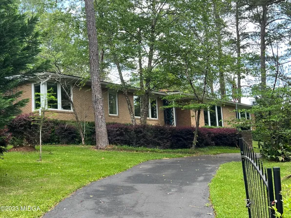 1211 Nottingham Dr, Macon, GA 31211
