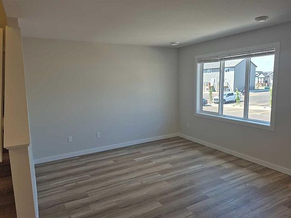 3rd image of 928 40th Ave N #1