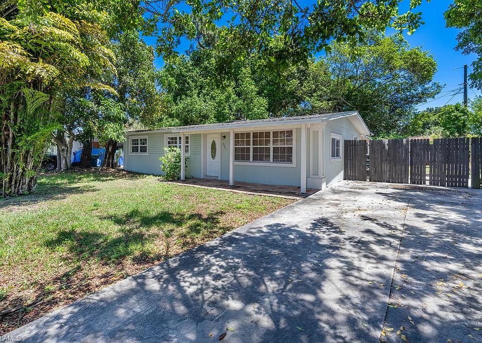 1st image of 1062 Coconut Cir W