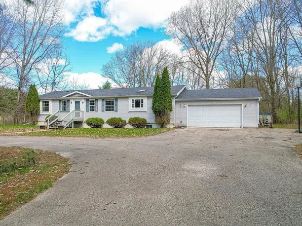 412 Hillwood Lane, Friendship, WI 53934