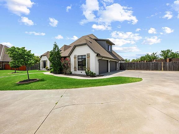 4th image of 3001 Desert Willow Ct