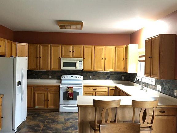 3rd image of 1203 Baywood Cir