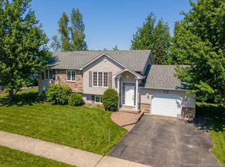 75 McAndrew St, Moncton, NB E1G4Z2