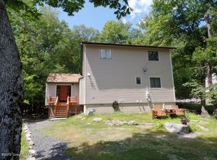 186 Saunders Dr, Bushkill, PA 18324