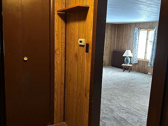 5th image of 1065 N Westwood Dr