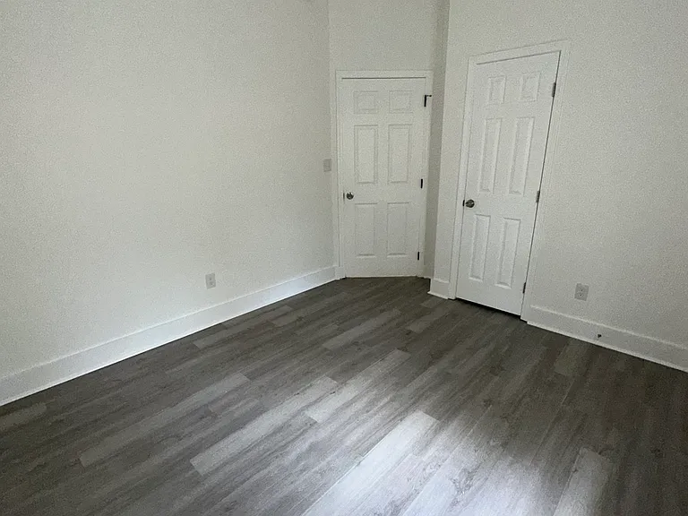 939 Seattle St — Photo 16