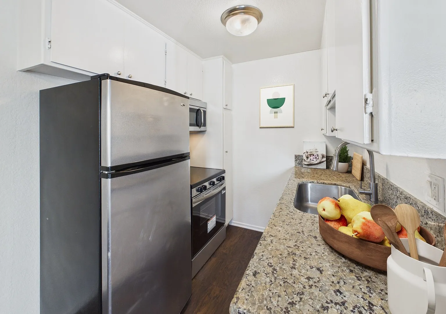 Gilmore Apartments - Van Nuys — Photo 1