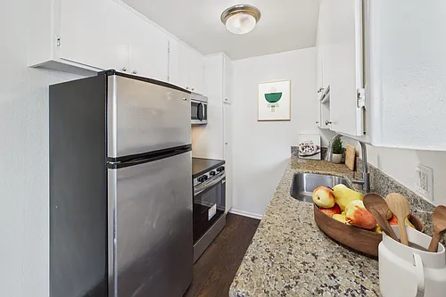 Gilmore Apartments - Van Nuys Photo 1