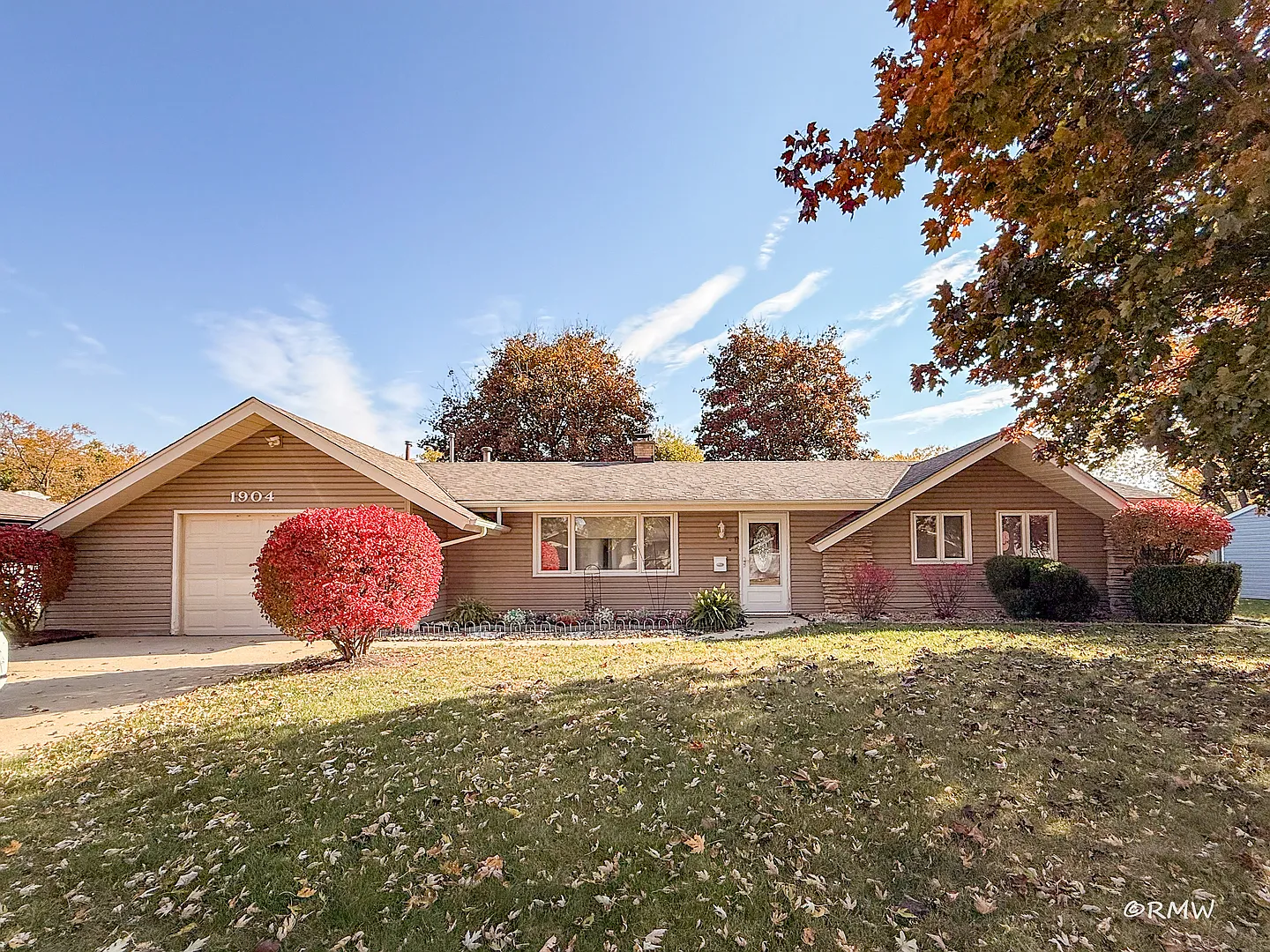 1904 Winston Ln photo 1