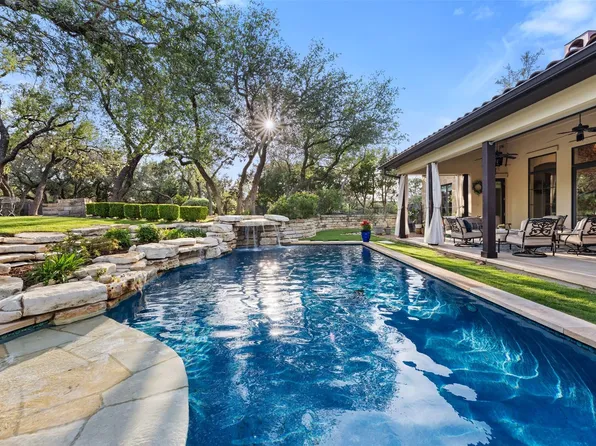 105 Harbor Hill Dr, Lakeway, TX 78734