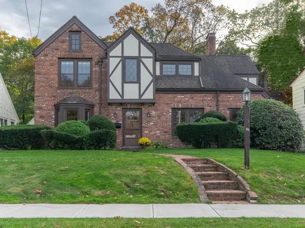 157 Wenonah Rd, Longmeadow, MA 01106