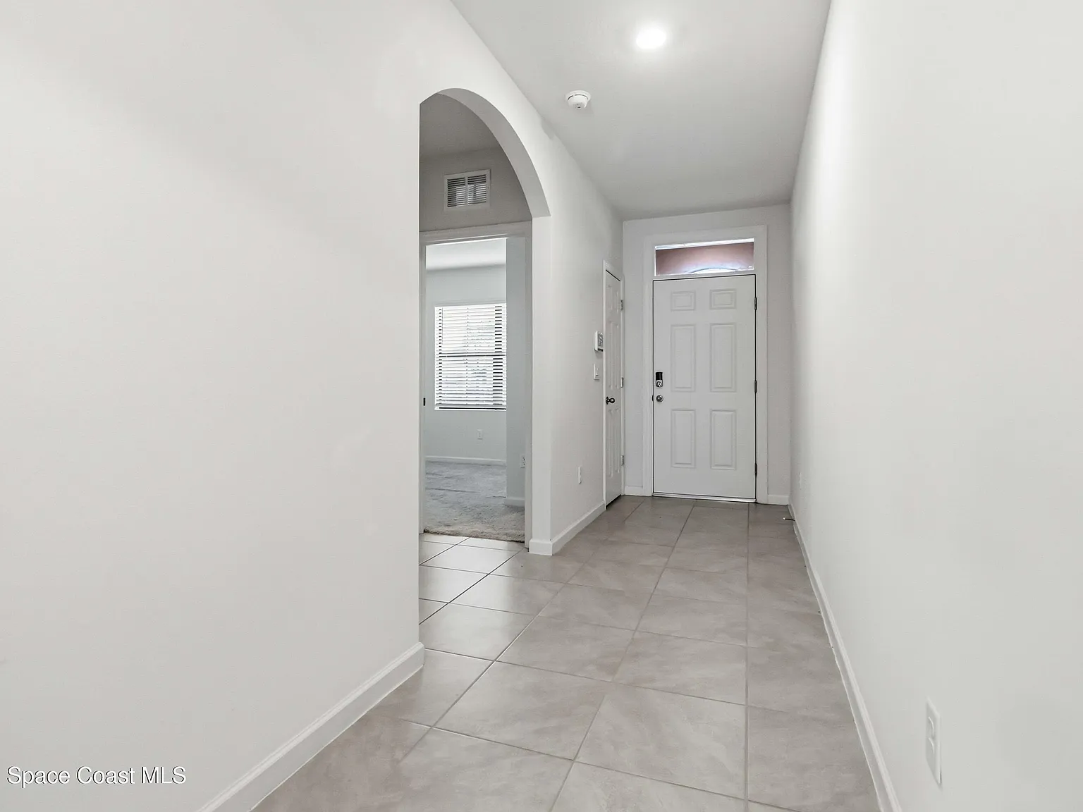 4 bed, 2.0 bath, 1918 sqft, $2,500 — Photo 2