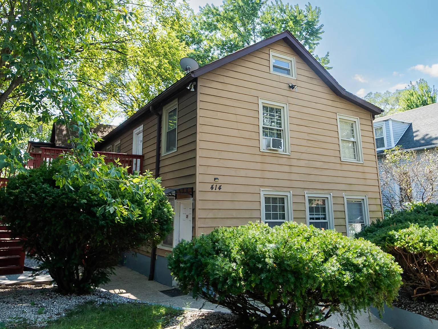 3 bed, 1100 sqft, $2,450 — Photo 1