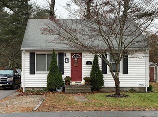 90 Hathaway St, Wareham, MA 02571