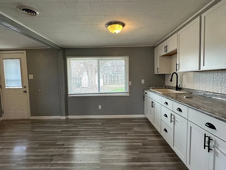 1604 S Oakdale Dr — Photo 15
