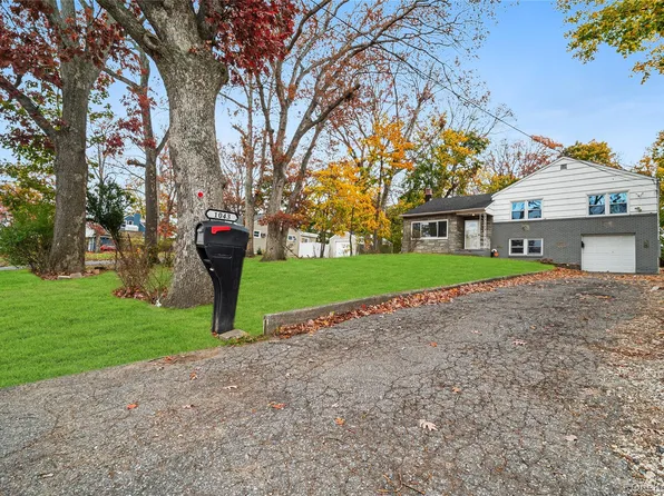 1043 Wilson Boulevard, Central Islip, NY 11722