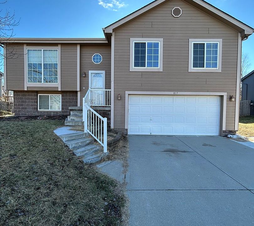 1st image of 817 Lake Vista Dr