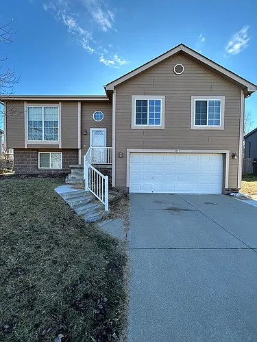 817 Lake Vista Dr Photo 1