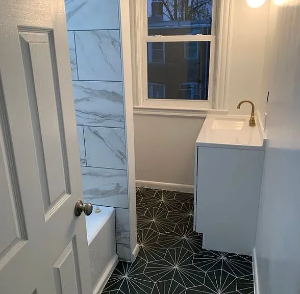 220 Adams St NE — Photo 24