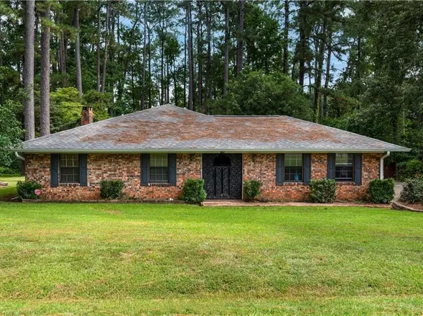 105 Comanche Dr, Pineville, LA 71360