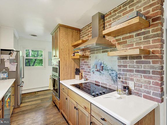 4th image of 620 Saint Johns Rd