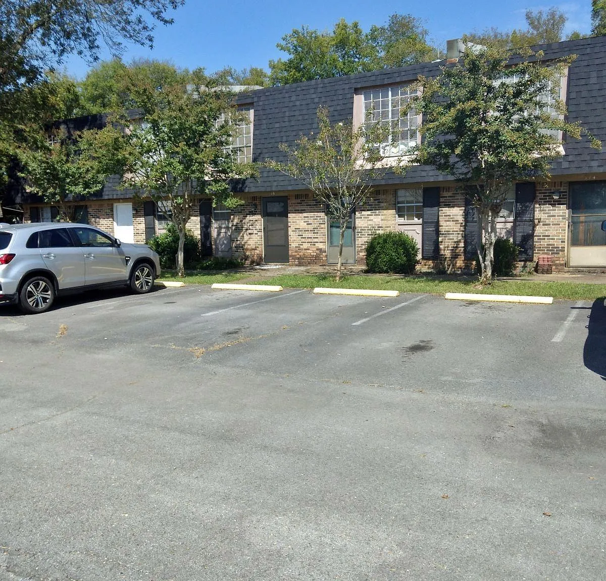 2 bed, 1.5 bath, 875 sqft, $850 — Photo 1