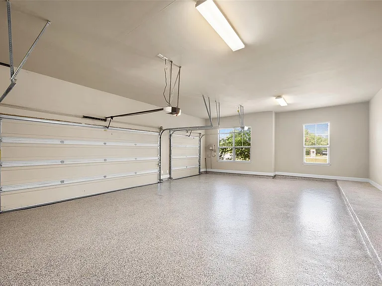 900 Hawthorne Loop — Photo 37