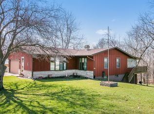 300 Summit Dr NE, Solon, IA 52333