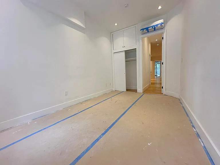 1130 Manhattan Ave #1R — Photo 5