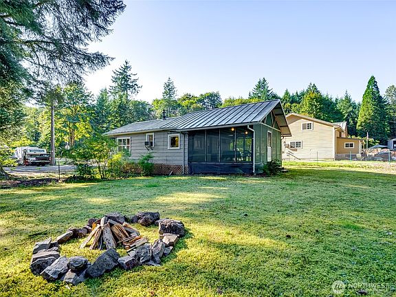 2nd image of 112 Old Lake Merrill Rd.