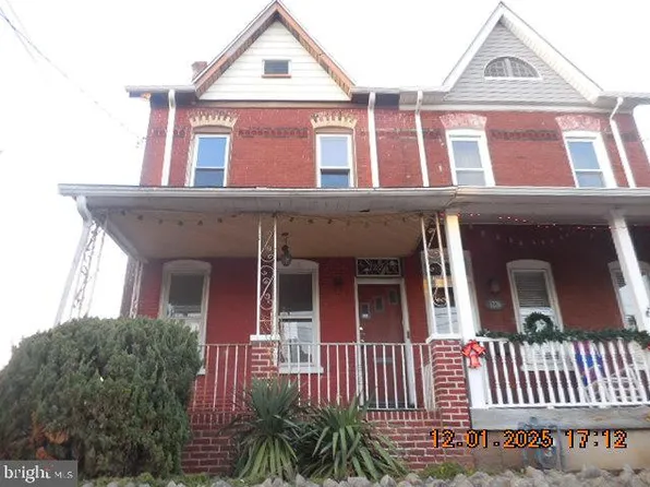 1224 E 11th St, Crum Lynne, PA 19022