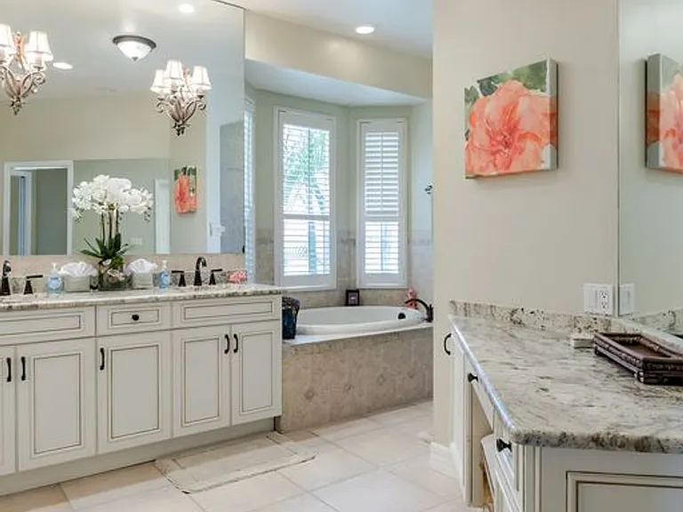 2317 SW 43rd Ln — Photo 23