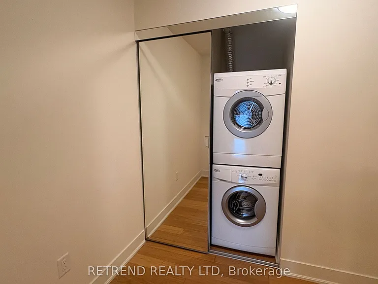 30 Roehampton Ave #802 — Photo 18